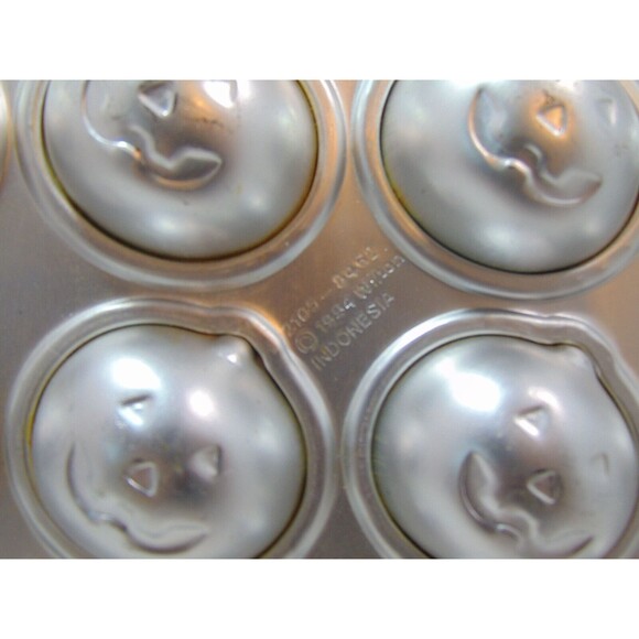 1994 Wilton Petite Jack O'Lantern Mold #2105-8462 Aluminum Pan Cake/Gelatin/Trea - Picture 4 of 7